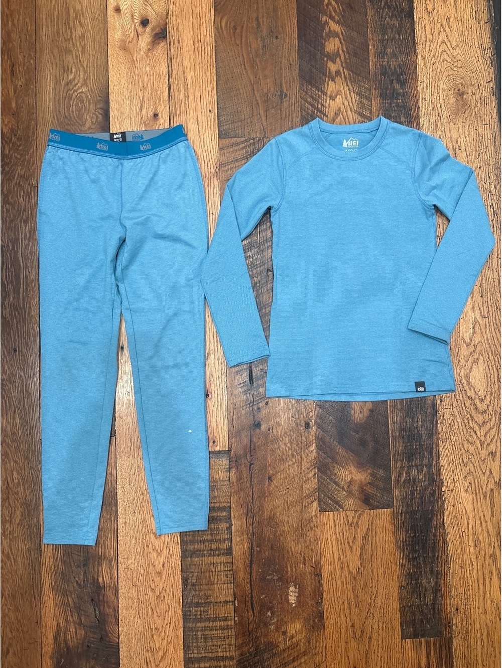 Rei baselayer thermal set blue kids 10-12. NWOT.